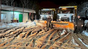 Kartepe Belediyesi Gece Görevi: Karla Mücadele ve Halk Güvenliği İçin 24 Saat Saha Desteği