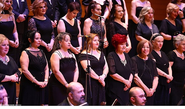 Atatürk’e Hasret Şarkıları: ADD İzmir Karabağlar ve AASSM'de Türk Sanat Müziğiyle Anıldı
