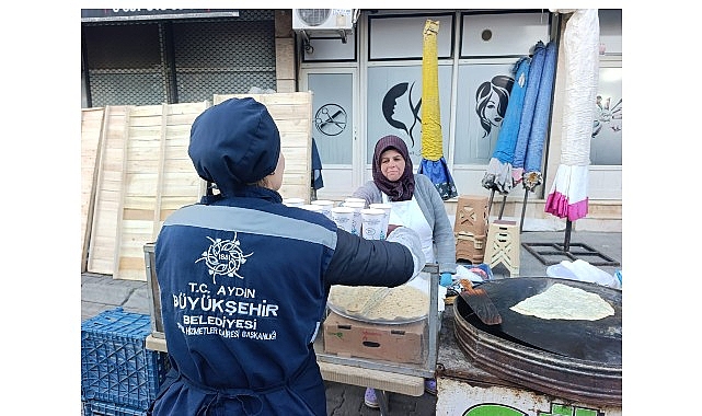 Aydın'da Semt Pazarlarında Sıcak İkram: Çorba ve Tavuklu Pilavda Dayanışma Dolu Anlar