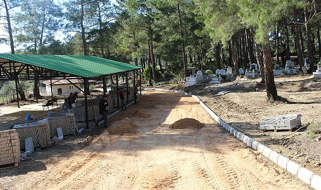 Manavgat Mahalle Mezarlıklarında Yürüme Yolları ve Çevre Düzenlemesi Başladı