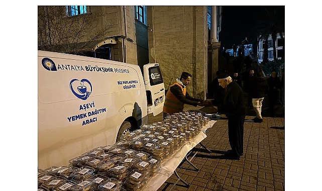 Miraç Kandili’nde Antalya’da 19 İlçede Lokma ve Kandil Şekeri İkramı