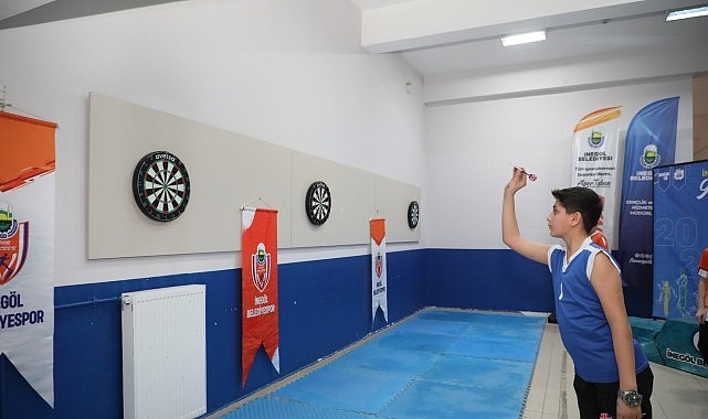 İnegöl’de Okullar Arası Spor Festivali’nde Dart Şampiyonası Heyecanı İkiye Bölündü
