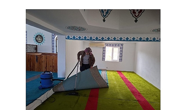 Kemer’de Ramazan Öncesi Camilerde Temizlik Seferberliği