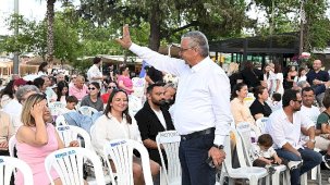 19 Mayıs Kutlamasında Kemer Belediyesi ve Uğur Okullarıyla Coşkulu Program