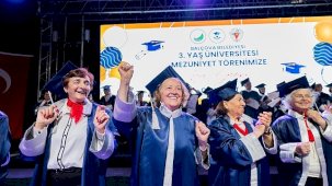 Balçova 3. Yaş Üniversitesi Mezuniyet Töreni: Umut Dolu Bir Geleceğe Yolculuk