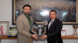 Bursaspor Başkanı Enes Çelik Ziyareti ve Yeni Sezon İçin Umut Dolu Görüşmeler
