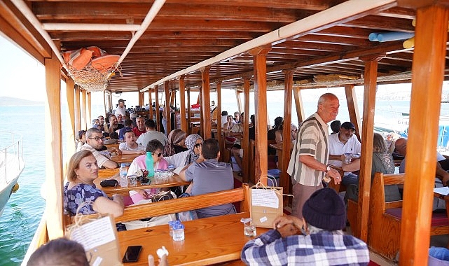 Ayvalık’ta Özel Çocuklar Babalarına Unutulmaz Bir Sürpriz Hazırladı