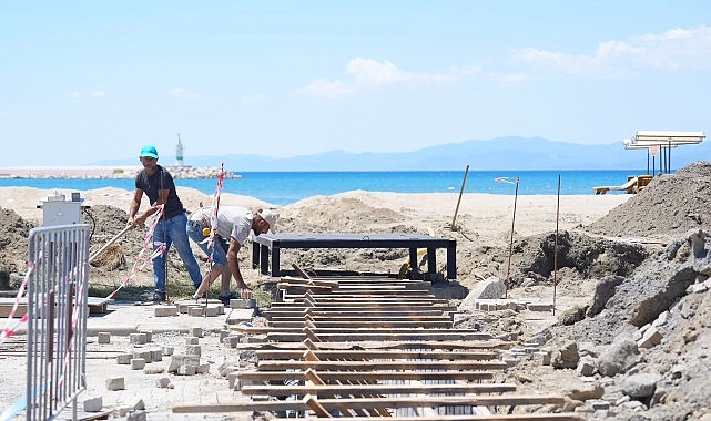 Burhaniye'de Fen İşleri: Yol Bakım ve Yağmur Suyu Hattı Çalışmaları Devam Ediyor