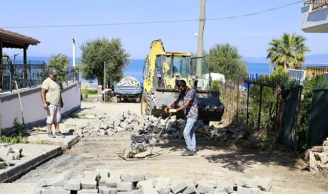 Burhaniye’de Yol Tamir ve Yağmur Suyu Projeleri Hız Kesmeden Sürüyor