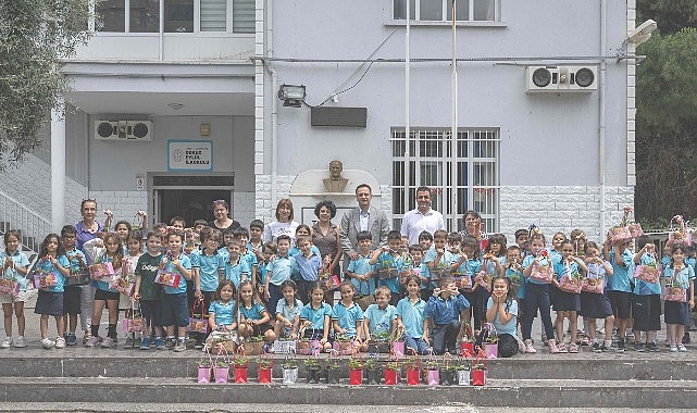 Çilek Fideleriyle Doğa Sevgisi ve Üretim Bilinci: 9 Eylül İlköğretim Öğrencilerine Özel Dağıtım