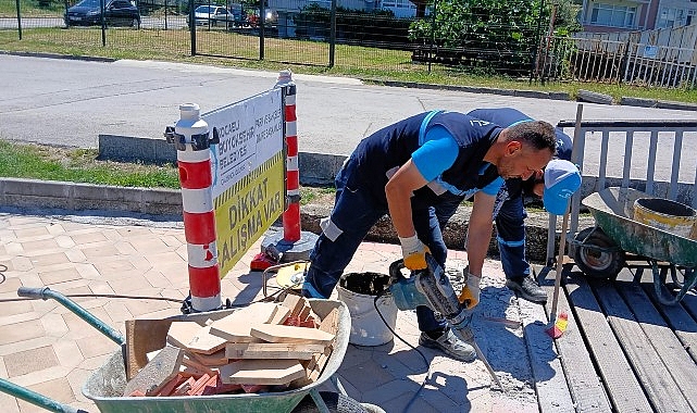 Gölcük Değirmendere Sahili’nde Sürdürülen Bakım ve Onarım Çalışmalarıyla Yollar Yenileniyor