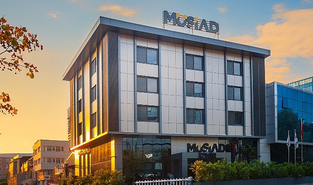 İzmir MÜSİAD Yeni Hizmet Binası: Modern Altyapı ve İş Birliği İçin Açılışa Hazır