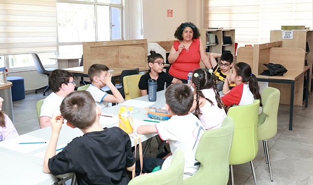 Küçük Yazarlar Atölyesi: Miniklerin Edebiyatla Büyüyen Hayalleri
