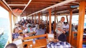 Ayvalık’ta Özel Çocuklar Babalarına Unutulmaz Bir Sürpriz Hazırladı