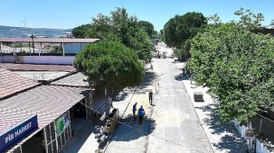 Balat Mahallesi’nde Taş Döşeme Çalışmaları Sürüyor: Yol Konforu ve Mahalle Dokusu İçin Yeni Adımlar