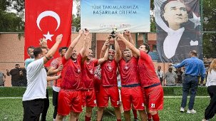 Bornova Belediyesi Birimler Arası Halı Saha Şampiyonluğu ve Dostluk Ruhu