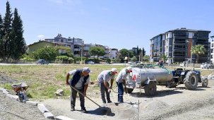 Burhaniye’de Park ve Yeşil Alanlarda Yoğun Bakımsal Faaliyetler