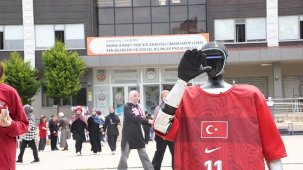 CANİKMAN: Türkiye’nin İlk İnsansı Robotu Gençlerle Buluşuyor ve İlham Kaynağı Oluyor