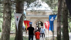 İnegöl Anma Programı: Turgut Alp'in Mirasına Duyulan Saygı ve Hafıza Yeniden Canlandı