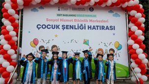 İzmir’de Yıl Sonu Şenliği: Sosyal Hizmet Etkinlik Merkezleri Çocuklarıyla Tarihi Havagazı’da Coşku
