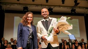 Karşıyaka Belediyesi Türk Sanat Müziği Korosu Yaz Konserinde Müzik Dolu Anlar Yaşattı