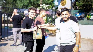 Kocaeli Büyükşehir Belediyesi YKS Günü Ücretsiz İkram Noktalarıyla Öğrencilere Destek Verdi