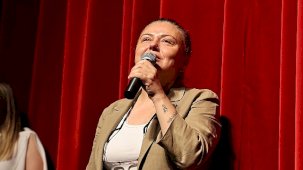 Nilüfer Kreşlerinden Yıl Sonu Şöleni: Minikler Kep Atıp Mezuniyeti Coşkuyla Kutladı