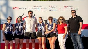 QNB Sigorta Kadın Voleybol Takımı, Plaj Turnuvasında Üçüncülük Sevinci Yaşadı