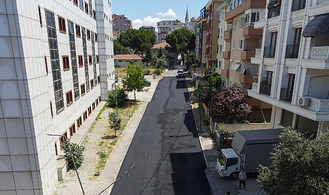Bağlarbaşı Mahallesi: Maltepe'de Sıcak Asfalt Çalışmaları Sürüyor