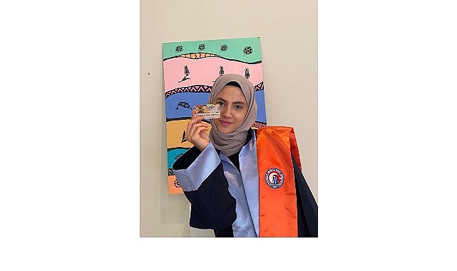 Kep Töreniyle Hayalini Tamamlayan İşitme Engelli Genç: Emine Melek Şaşmaz'ın Başarı Hikayesi