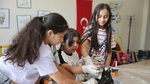 Bilim Deneyvi Deney Kulübüyle Yaz Okulu: Çocuklar İçin Eğlence ve Keşif Dolu Atölyeler