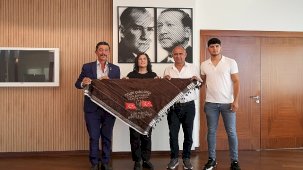 Çine Akçaova ve Altınabat Mahalle Muhtarları Özlem Çerçioğlu’nu Ziyaret Etti
