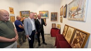 İnegöl Kent Müzesi’nde Yüksel Kılıçoğlu’nun 97 Eserlik Görsel ve Nefesli Şiir Kitap Tanıtımı