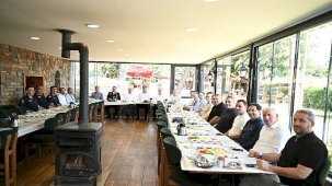 Kartepe’de Özkan Bakır İçin Duygulandıran Veda Programı ve Yeni Görev İçin Coşkulu Dilekler