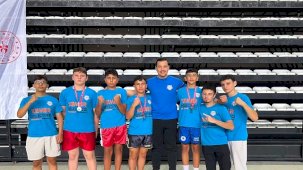 Kemer'den Ulusal Başarı: Kick Boks Takımı Antalya Şampiyonasında Yedi Madalya Aldı