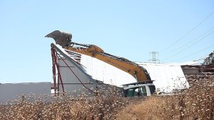 Osmangazi’de Ruhsatsız Yapının Kontrollü Yıkımı ve Kaçak Yapılaşmaya Karşı Kararlı Adımlar