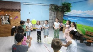 Yaz Tatilinde Drama Atölyesiyle Çocuklar Hem Eğleniyor Hem Öğreniyor