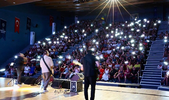 Didim'de Gece Yolcularıyla Yaz Konserleri Coşkusu