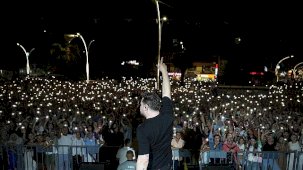Fındık Festivali’nde Ekin Uzunlar’dan Karadeniz Rüzgârı ve Işık Şöleni