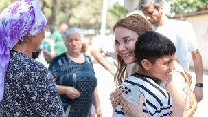 Konak Belediye Başkanı Nilüfer Çınarlı Mutlu, Komşu Ziyaretlerini Sürdürüyor