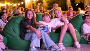 Ormanya’da Gece Sineması: Doğanın Kalbinde Açık Hava Film Keyfi