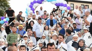 Osmangazi’deki Geleneksel Sünnet Şöleni: 200 Çocuk Aileleriyle Birlikte Mutluluğu Paylaşıyor