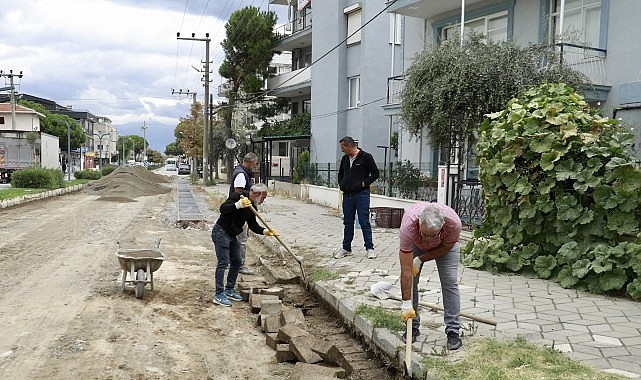 Burhaniye Belediyesi’nden ilçe genelinde kapsamlı yol ve altyapı çalışması