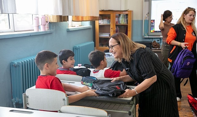 Güzelbahçe Belediyesi’nden 1100 Öğrenciye Kırtasiye Desteği