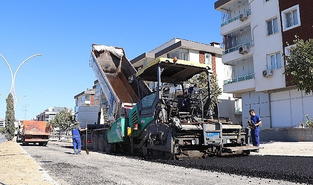 İzmir Büyükşehir Belediyesi'nden Aliağa ve Seferihisar’da yol yenileme çalışmaları