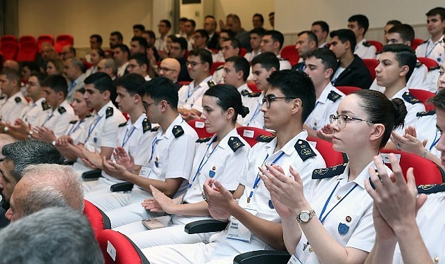 İzmir’de 6. Global Maritime Congress Başladı: Sektörün Geleceği Masaya Yatırılıyor