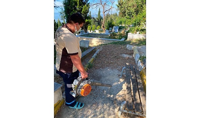 Kocaeli Büyükşehir Belediyesi’nden Mezarlıklarda Kapsamlı Bakım ve Düzenleme Çalışması