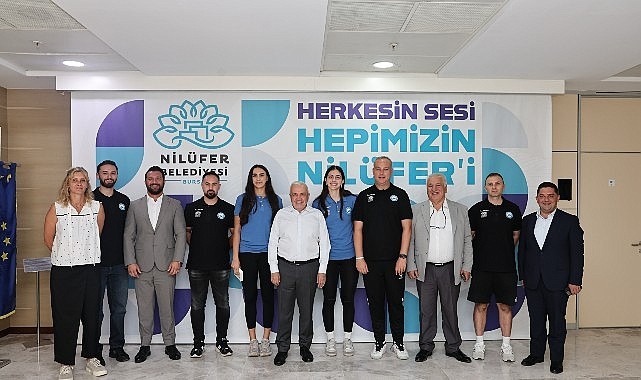 Nilüfer Belediye Başkanı Şadi Özdemir, Milli Voleybolcuları Kabul Etti