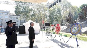 İnegöl’ün 104. Kurtuluş Yılında Atatürk Anıtı Çelengi ve Şehitler Anması