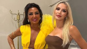 Nükhet Duru ve Modacı Zeynep Bozkaya’dan Urla’da Sahne Öncesi Buluşması